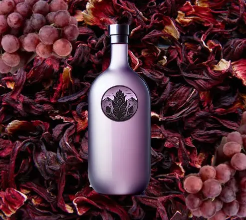 Vodka de Mashua negra con Uva y Flor de Jamaica